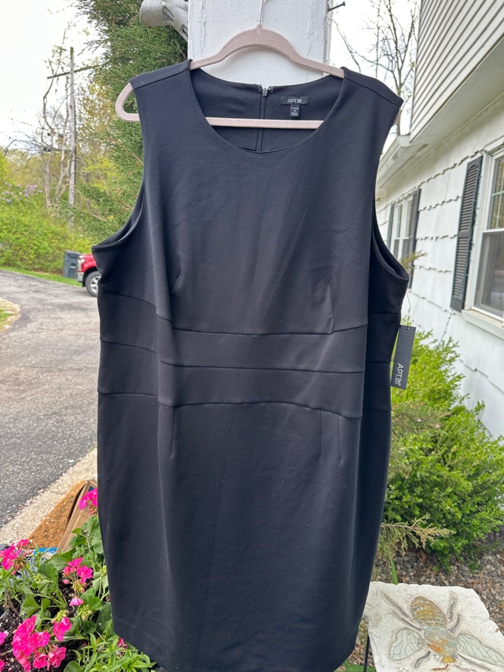 Apt. 9 Black Sleeveless Sheath Dress with Panel Detailing
